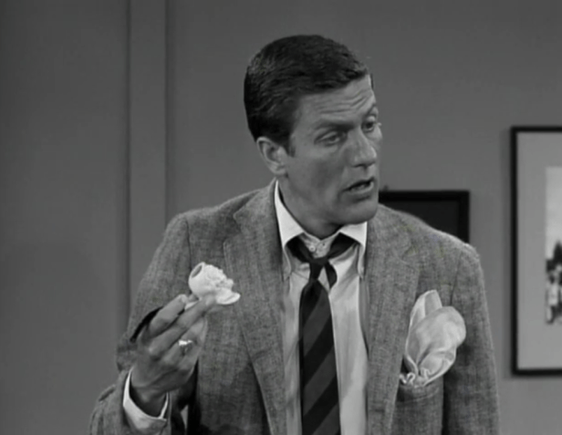 Rob is perplexed by Buddy's gift (Screen capture by Lindsey for TMP)