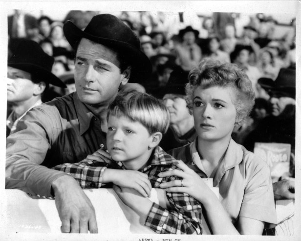 Lee Aaker (middle) with Gig Young and Jean Hagen for 1943's Arena (Image: Fabulous Hollywood Memories)