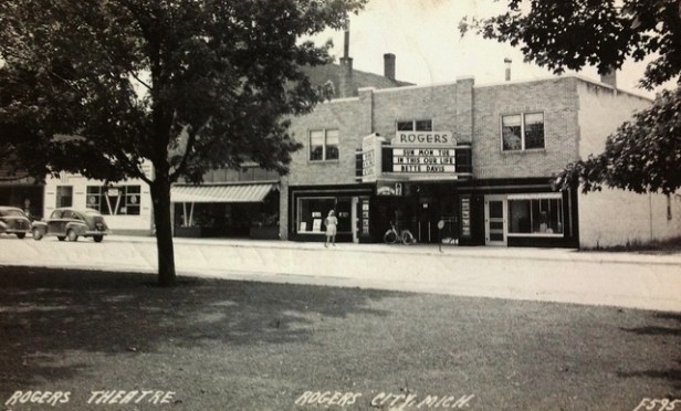 The Rogers City Theater in 1942, via cinematreasures.org