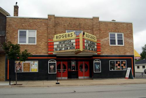 The Rogers City Theater in 2010, via waterwinterwonderland.com