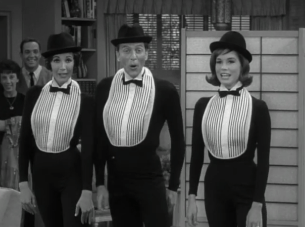 It's great to see Sylvia Lewis, Dick Van Dyke and Mary Tyler Moore perform together (Screen capture by Lindsey for TMP)