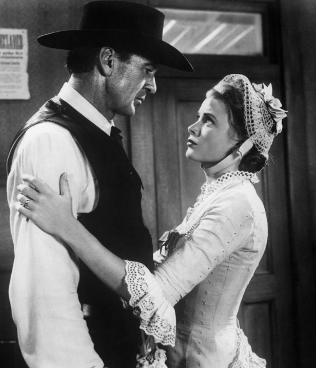 They look at each other so adoringly in promo photos. It must be love! (Image via toutlecine.com)