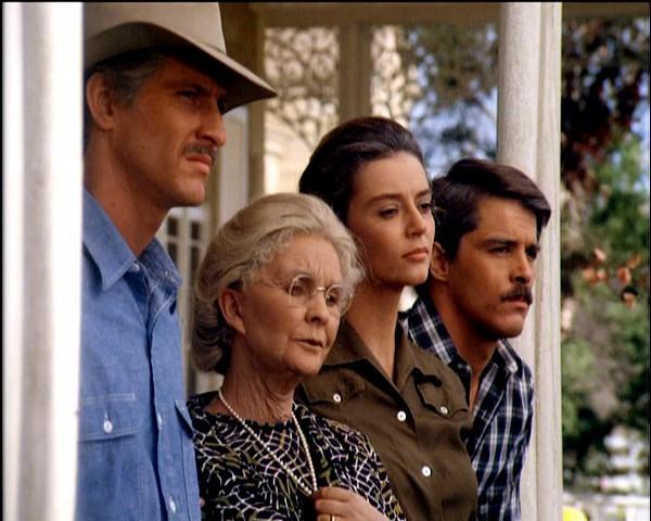 (Image via Evelina Rustem)