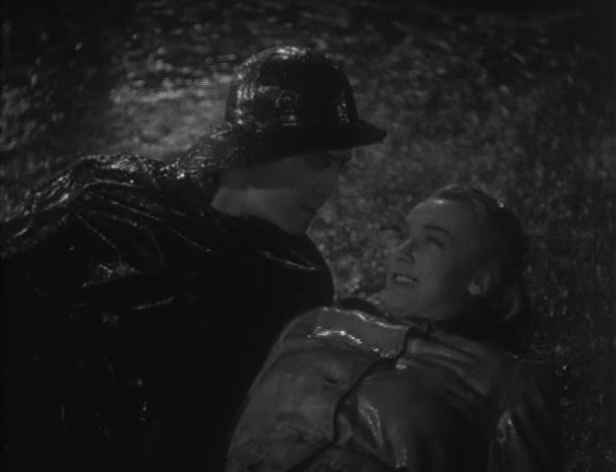 Drogo and Penguin's will-they-or-won't-they romance is full of mishaps. (Screen capture by Lindsey for TMP)