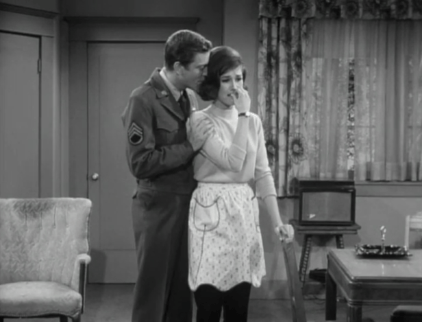 Laura lets her nerves get the best of her the first time she meets Rob's parents. (Screen capture by Lindsey for TMP)