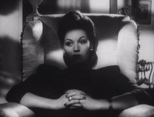 Vivien is more than just an unfaithful wife: she's every bit as evil as her husband! (Screen capture by Lindsey for TMP)