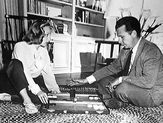 Allyson and Powell at home. (Image via chicagopoint.com)