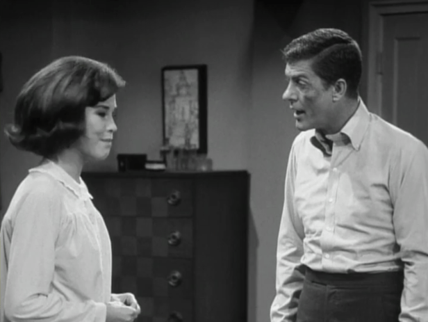 Rob gets quite the nasty bruise after accidentally hitting his head. (Screen capture by Lindsey for TMP)