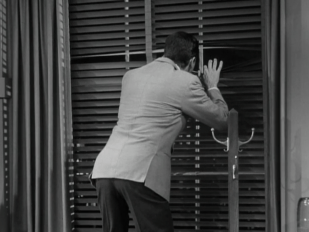 Rob looks for the UFO (Screen capture by Lindsey for TMP)