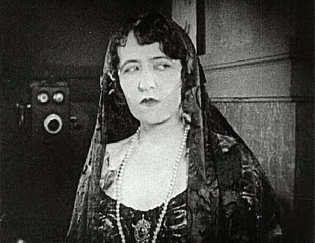 (Screen capture by Lindsey for TMP)